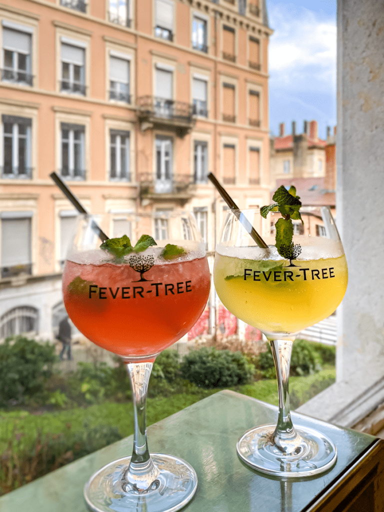 Cocktails Fever-Tree servis au coffee shop Petite Pension, situé dans les Pentes de la Croix-Rousse, Lyon 1