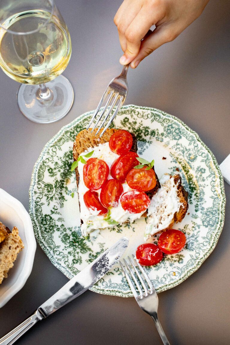 Bruschetta Tomates Cerises, Stracciatella, Huile Basilic